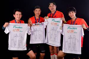 BIB: 42195, 72195
                            <button type="button" onclick="openModal(9294657)" class="btn btn-primary btn-sm float-right btn-popup" data-toggle="modal" data-target=".modal-high-quality">
                        <i class="fas fa-shopping-cart"></i> Add to Cart
                    </button>
                                            <button type="button" onclick="isThisMe(9294657, true)" class="btn btn-success btn-sm float-right btn-popup btn-isme hidden" data-toggle="tooltip" data-placement="bottom" title="นี่คือรูปของคุณใช่ไหม คลิกที่นี่เพื่อเอาเข้าอัลบั้ม">
                        <i class="fas fa-plus"></i> Add to album
                    </button>
                    <button type="button" onclick="isThisMe(9294657, false)" class="btn btn-warning btn-sm float-right btn-popup btn-isnotme hidden">
                        <i class="fas fa-ban"></i> Remove from album
                    </button>